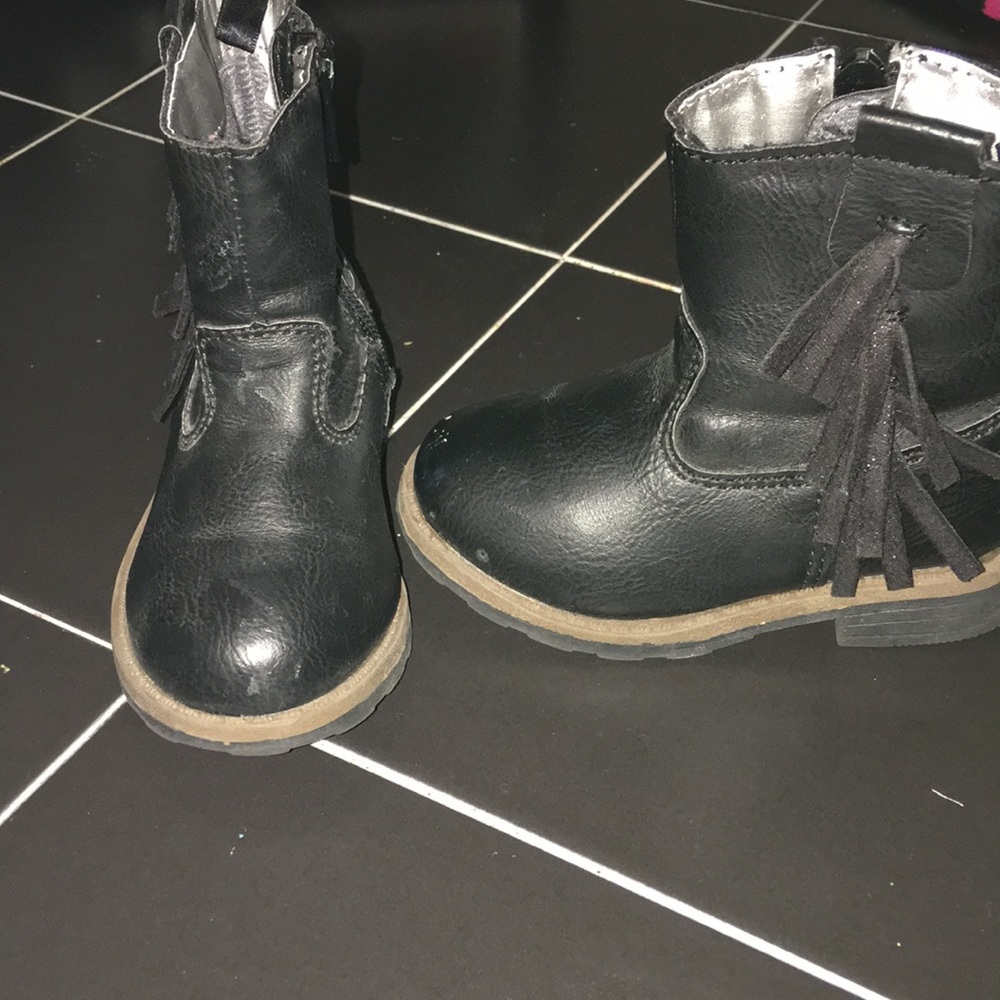 Black fringe boots